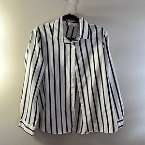 Vintage women’s button up top Medium